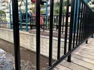 東京都小平市<br>公園複合遊具再塗装修繕工事
