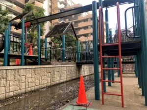 東京都小平市<br>公園複合遊具再塗装修繕工事